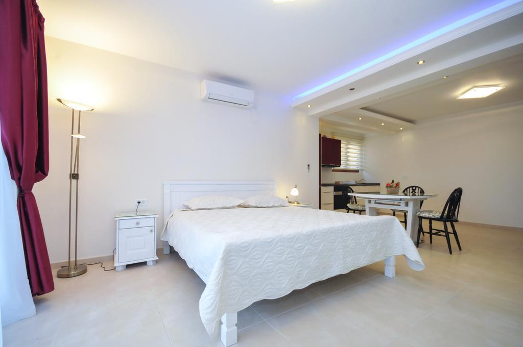 St.George Apartments Petrovac na moru Zimmer foto
